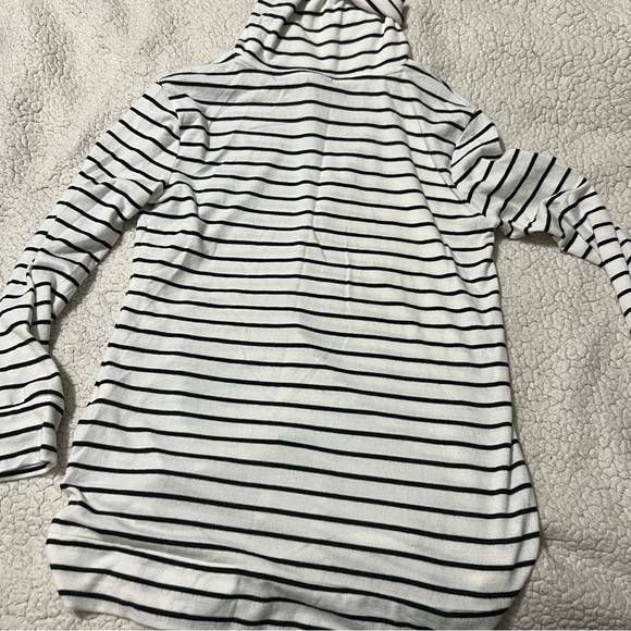 A new days womens sz s striped cowl neck sweater Pullover Top Black/white - Picture 6 of 6